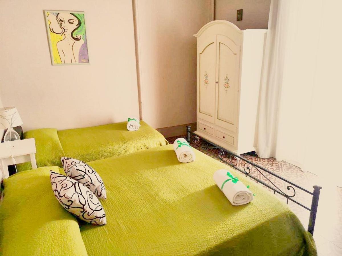 Casa Elide Bed & Breakfast คาตาเนีย ภายนอก รูปภาพ