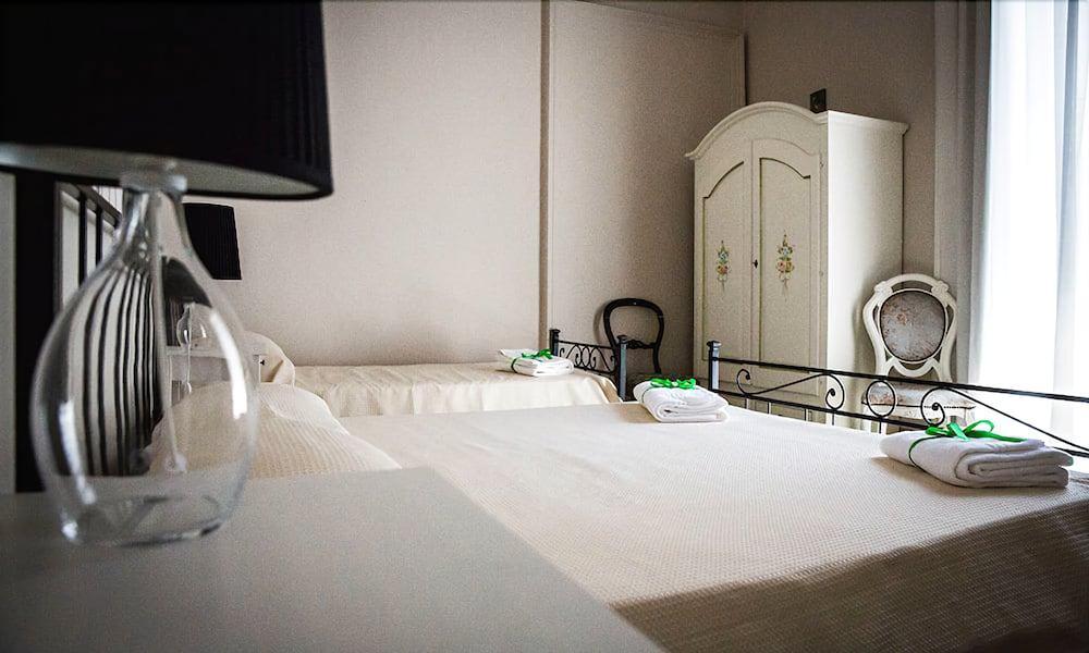 Casa Elide Bed & Breakfast คาตาเนีย ภายนอก รูปภาพ