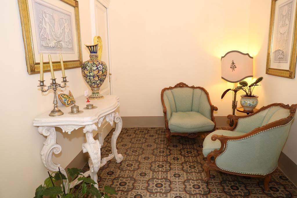 Casa Elide Bed & Breakfast คาตาเนีย ภายนอก รูปภาพ