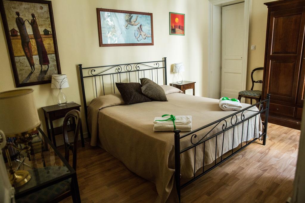Casa Elide Bed & Breakfast คาตาเนีย ภายนอก รูปภาพ