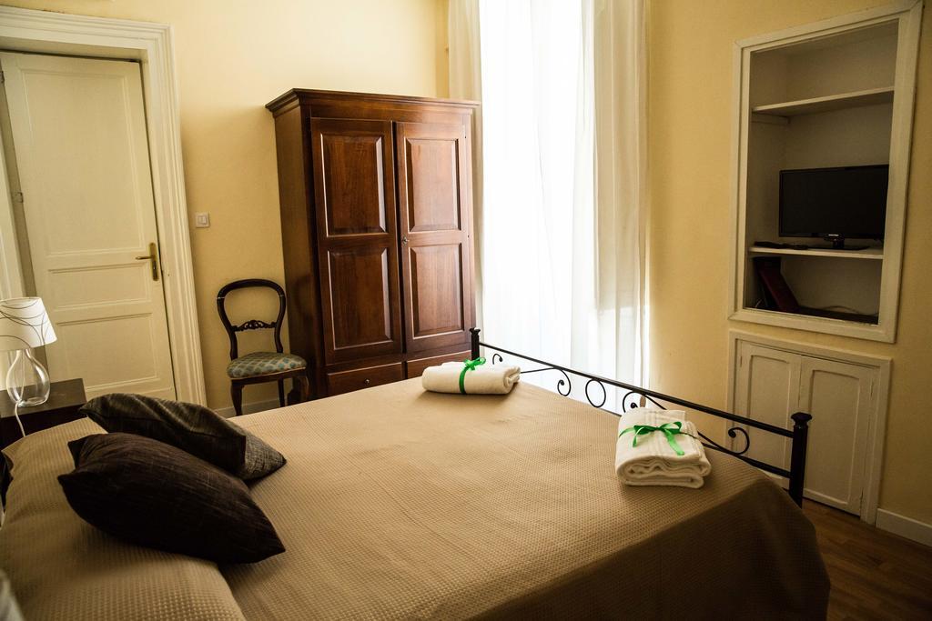 Casa Elide Bed & Breakfast คาตาเนีย ภายนอก รูปภาพ